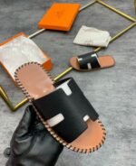 Hermès Izmir Slide – Timeless Elegance