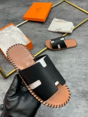 Hermès Izmir Slide – Timeless Elegance