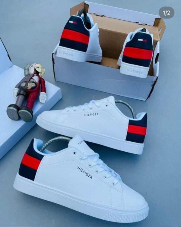 Tommy Hilfiger Sneakers – Classic Style & Comfort