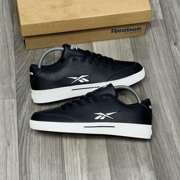 Black Reebok Classic Leather Sneakers with White Sole | Tconcorde